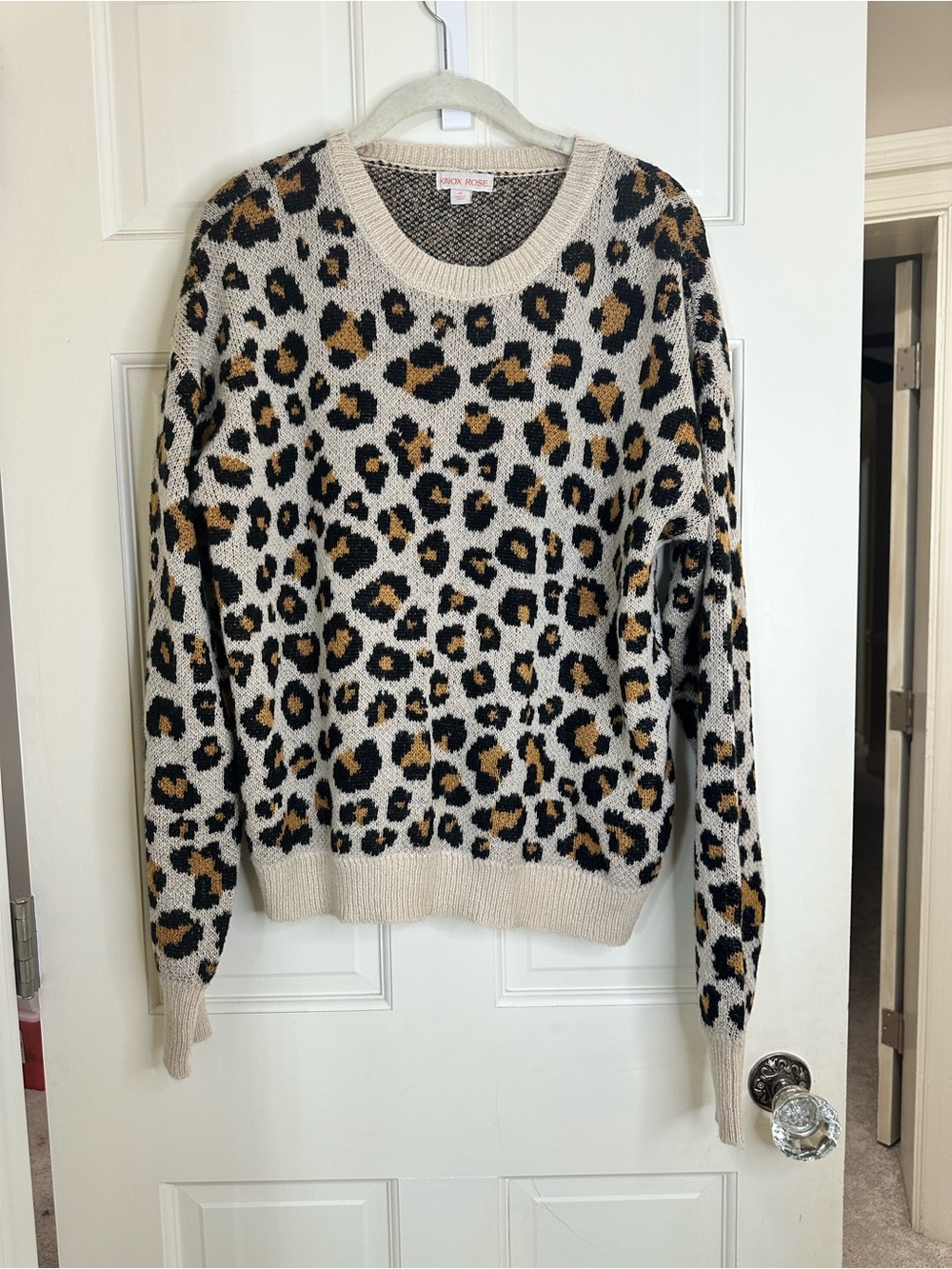 Knox Rose Leopard Print Crewneck Sweater size Medium